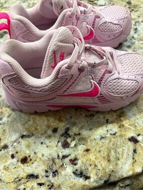 Nike Kids Light Pink and Hot Pink Lace-Up Sneakers